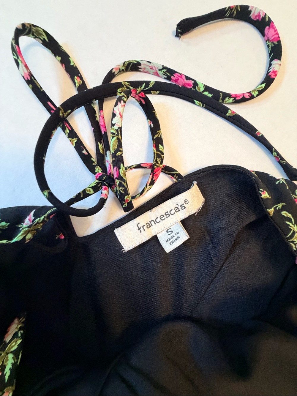 Francesca's Olivia Asymmetrical Floral tie-front neckline puffed sleeves Mini S - Picture 8 of 9